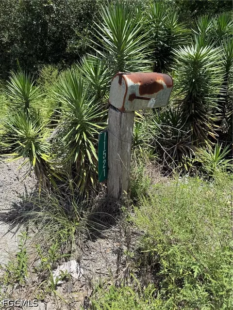11521 Shawnee Rd, Fort Myers, FL 33913