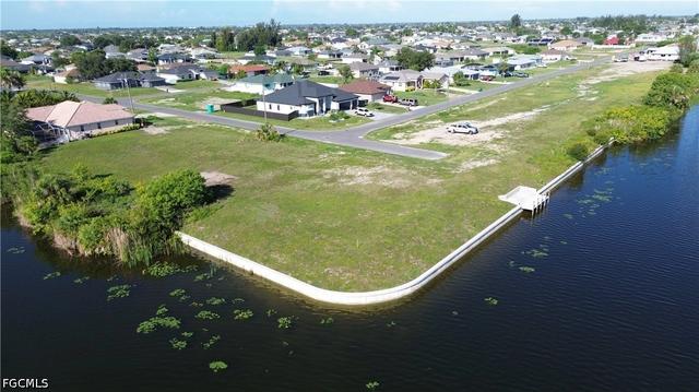 1919 NE 10th Ave, Cape Coral, FL 33909