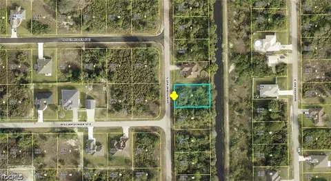 517 Hawthorne Ave S, Lehigh Acres, FL 33974
