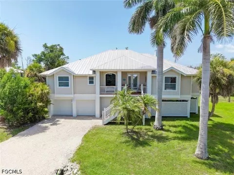 1858 Farm Trl, Sanibel, FL 33957