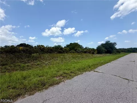 216 Moonlight Ln, Labelle, FL 33935 photo 4