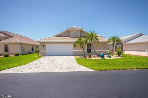 3580 Gloxinia Dr, North Fort Myers, FL 33917