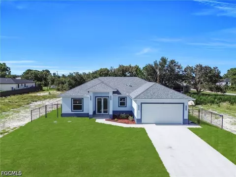 2702 30th St SW, Lehigh Acres, FL 33976