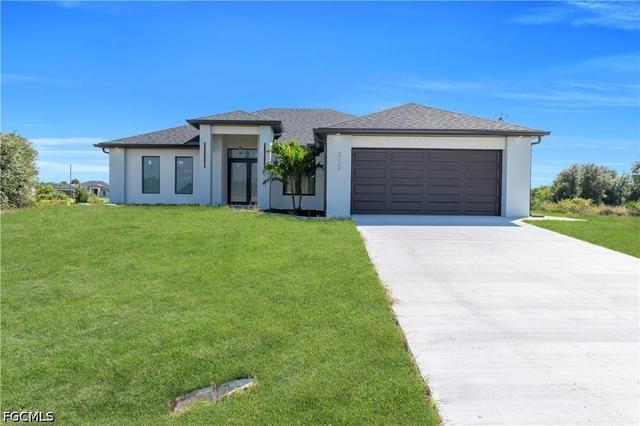 312 Pembroke St, Lehigh Acres, FL 33974
