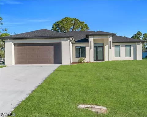 4028 26th St SW, Lehigh Acres, FL 33976