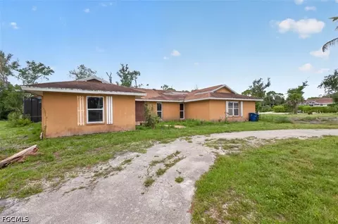 6210 Briarcliff Rd, Fort Myers, FL 33912