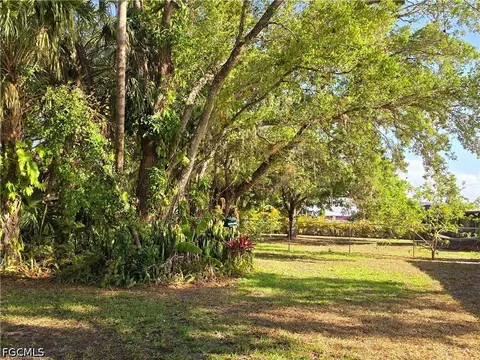 Exterior - 75 Hardee St, Labelle, FL 33935 photo 5 of 5