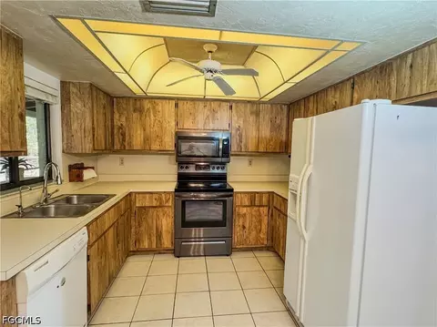 Kitchen - 75 Hardee St, Labelle, FL 33935 photo 1 of 2