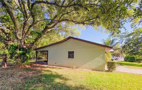 Exterior - 75 Hardee St, Labelle, FL 33935 photo 1 of 5