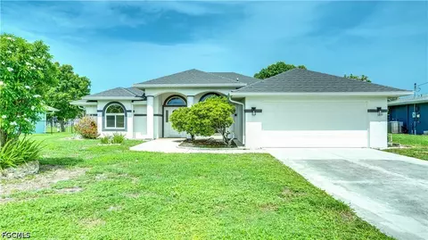 3902 SE 13th Ave, Cape Coral, FL 33904