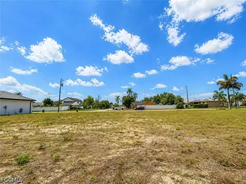 1014 SW 18th St, Cape Coral, FL 33991