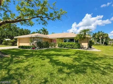 5098 Northampton Dr, Fort Myers, FL 33919