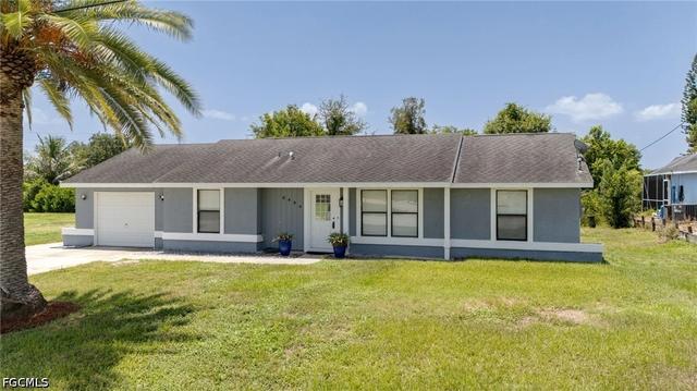 8484 Cypress Dr N, Fort Myers, FL 33967
