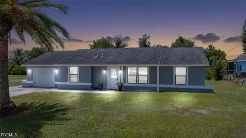 8484 Cypress Dr N, Fort Myers, FL 33967