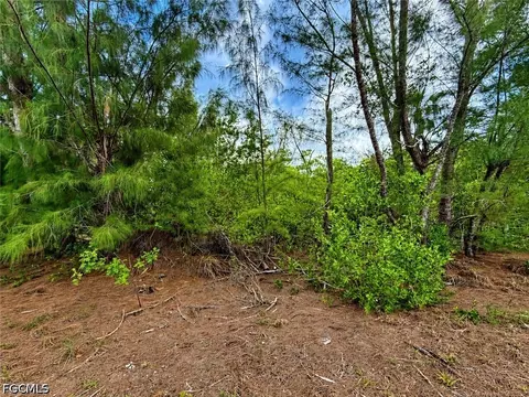 12370 Sherwood Rd, Bokeelia, FL 33922