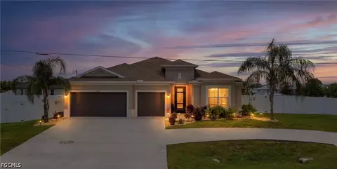 1262 N Gator Cir, Cape Coral, FL 33909