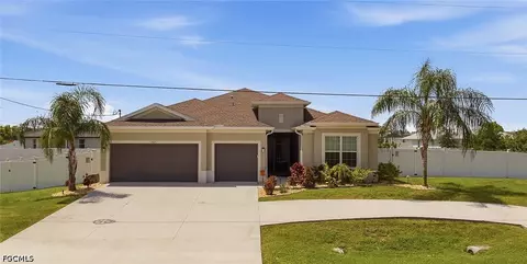 1262 N Gator Cir, Cape Coral, FL 33909