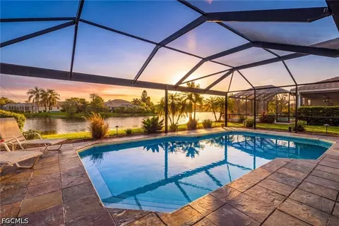 11117 Lakeland Cir, Fort Myers, FL 33913
