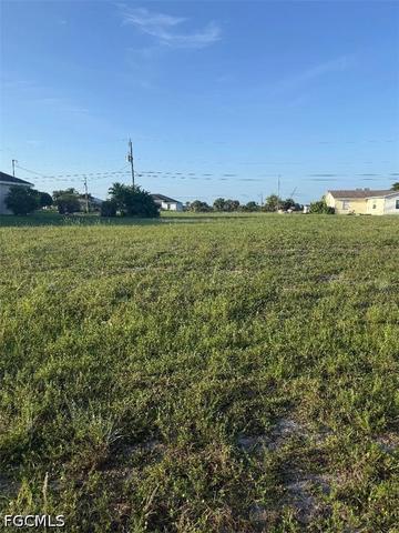 2020 NE 18th Ter, Cape Coral, FL 33909