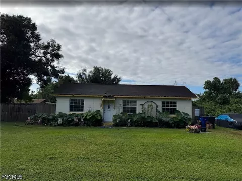 559 San Bernardino St, North Fort Myers, FL 33903