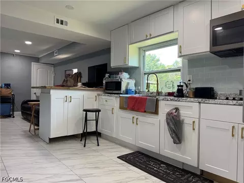 Kitchen - 3502 NW 7th St, Okeechobee, FL 34972 photo 4 of 5