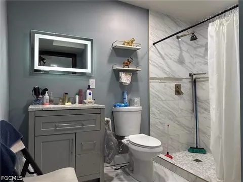Bath - 3502 NW 7th St, Okeechobee, FL 34972 photo 5 of 7