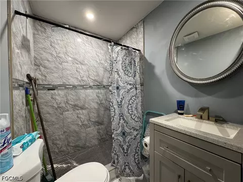 Bath - 3502 NW 7th St, Okeechobee, FL 34972 photo 2 of 7