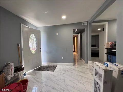 Entry Way - 3502 NW 7th St, Okeechobee, FL 34972 photo 4 of 7