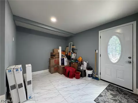 Entry Way - 3502 NW 7th St, Okeechobee, FL 34972 photo 3 of 7