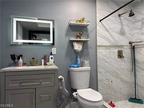 Bath - 3502 NW 7th St, Okeechobee, FL 34972 photo 6 of 7