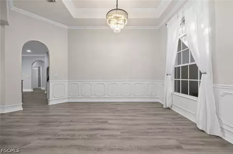 Living - 3940 Ruxton Rd, Naples, FL 34116 photo 4 of 11