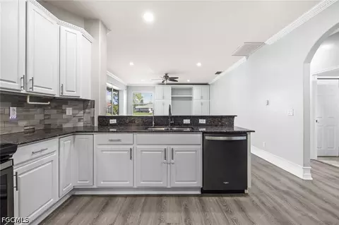 Kitchen - 3940 Ruxton Rd, Naples, FL 34116 photo 1 of 2