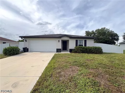 1713 NE 26th Ter, Cape Coral, FL 33909