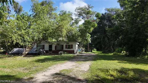 6969 Magnolia Ln, Fort Myers, FL 33966
