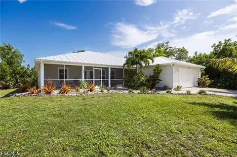 4406 Lake Heather Cir, Saint James City, FL 33956