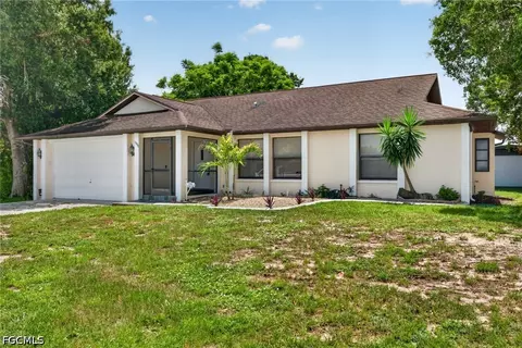 1398 Evalena Ln, North Fort Myers, FL 33917
