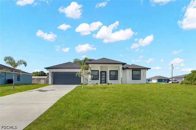 1026 Fayette Ave, Lehigh Acres, FL 33974