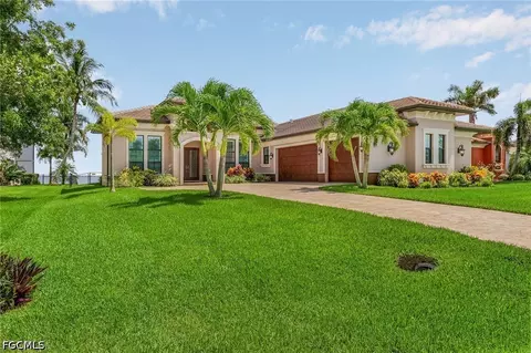 2262 SE 28th St, Cape Coral, FL 33904