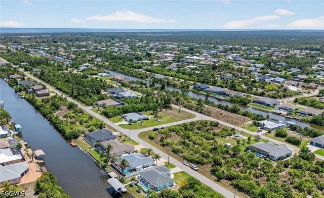 10187 Hyler Pl, Port Charlotte, FL 33981