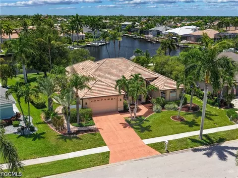5514 Merlyn Ln, Cape Coral, FL 33914