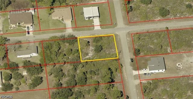 906 E 9th St, Lehigh Acres, FL 33972