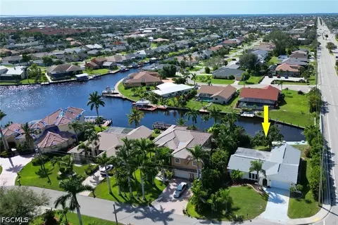 4800 SW 12th Pl, Cape Coral, FL 33914