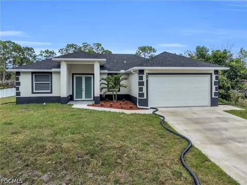518 Plumosa Ave, Lehigh Acres, FL 33972