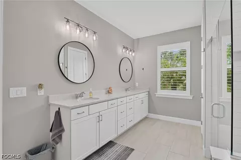 Bath - 17624 Kinzie Ln, Estero, FL 33928 photo 5 of 6