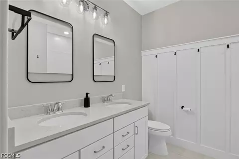 Bath - 17624 Kinzie Ln, Estero, FL 33928 photo 1 of 6