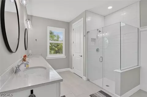 Bath - 17624 Kinzie Ln, Estero, FL 33928 photo 4 of 6