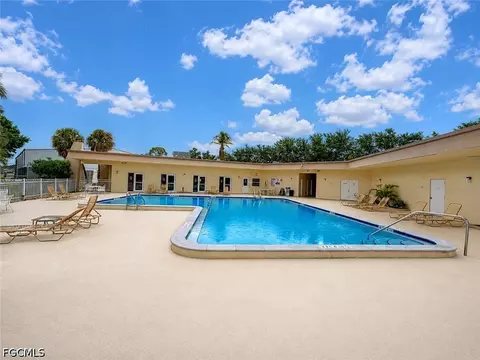 2079 Barkeley Ln #13, Fort Myers, FL 33907
