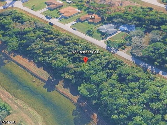 933 Asther St E, Lehigh Acres, FL 33974