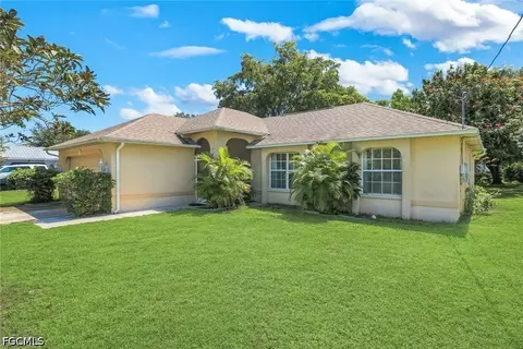 1015 SE 4th Pl, Cape Coral, FL 33990