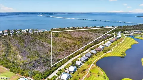 Bay Dr, Sanibel, FL 33957